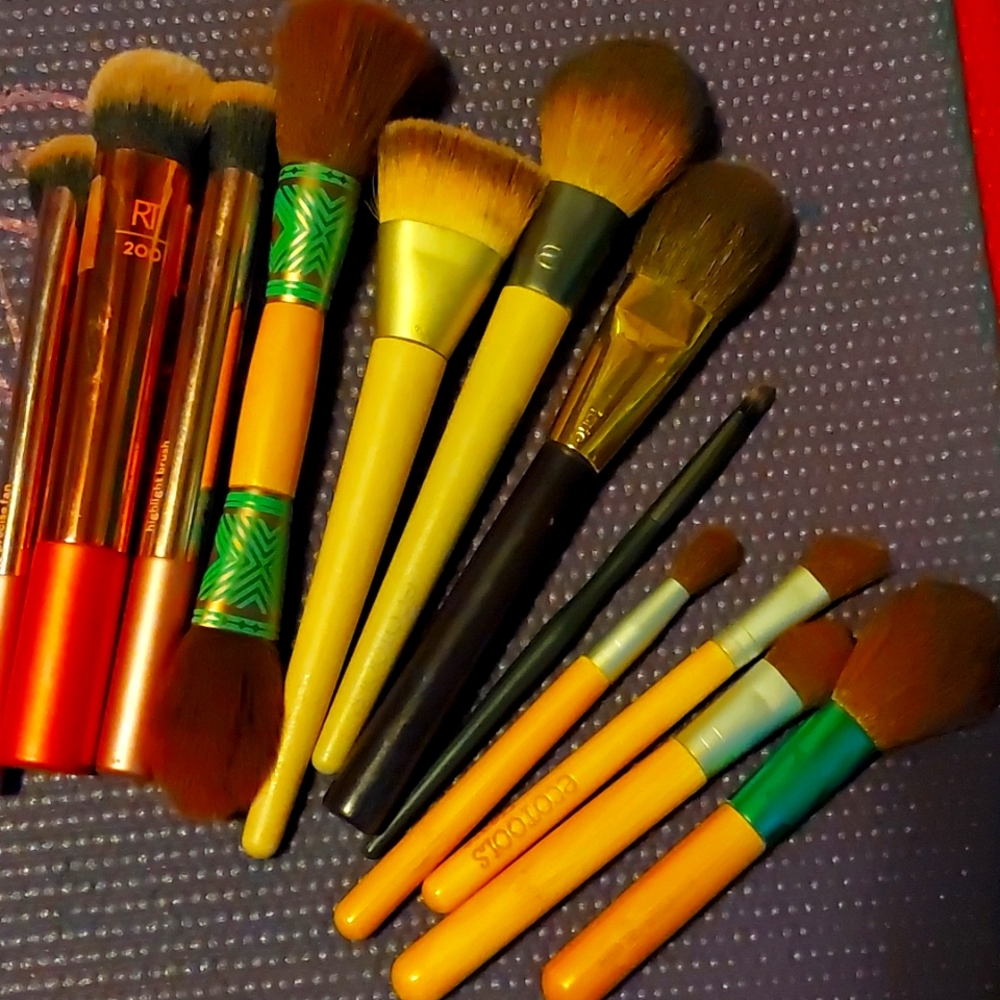 Makeup brushes variety